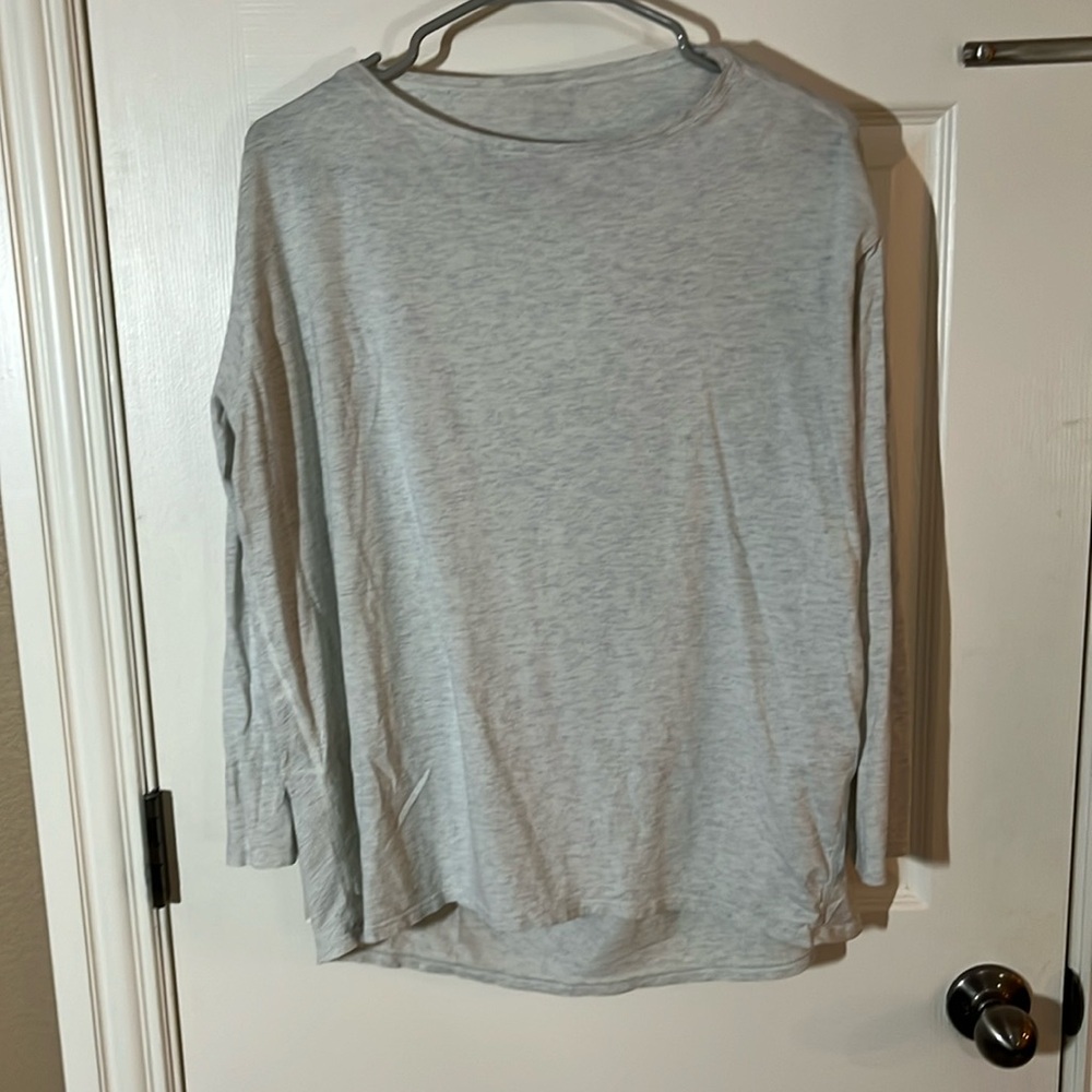Lululemon back in action long sleeve top in heathered dove